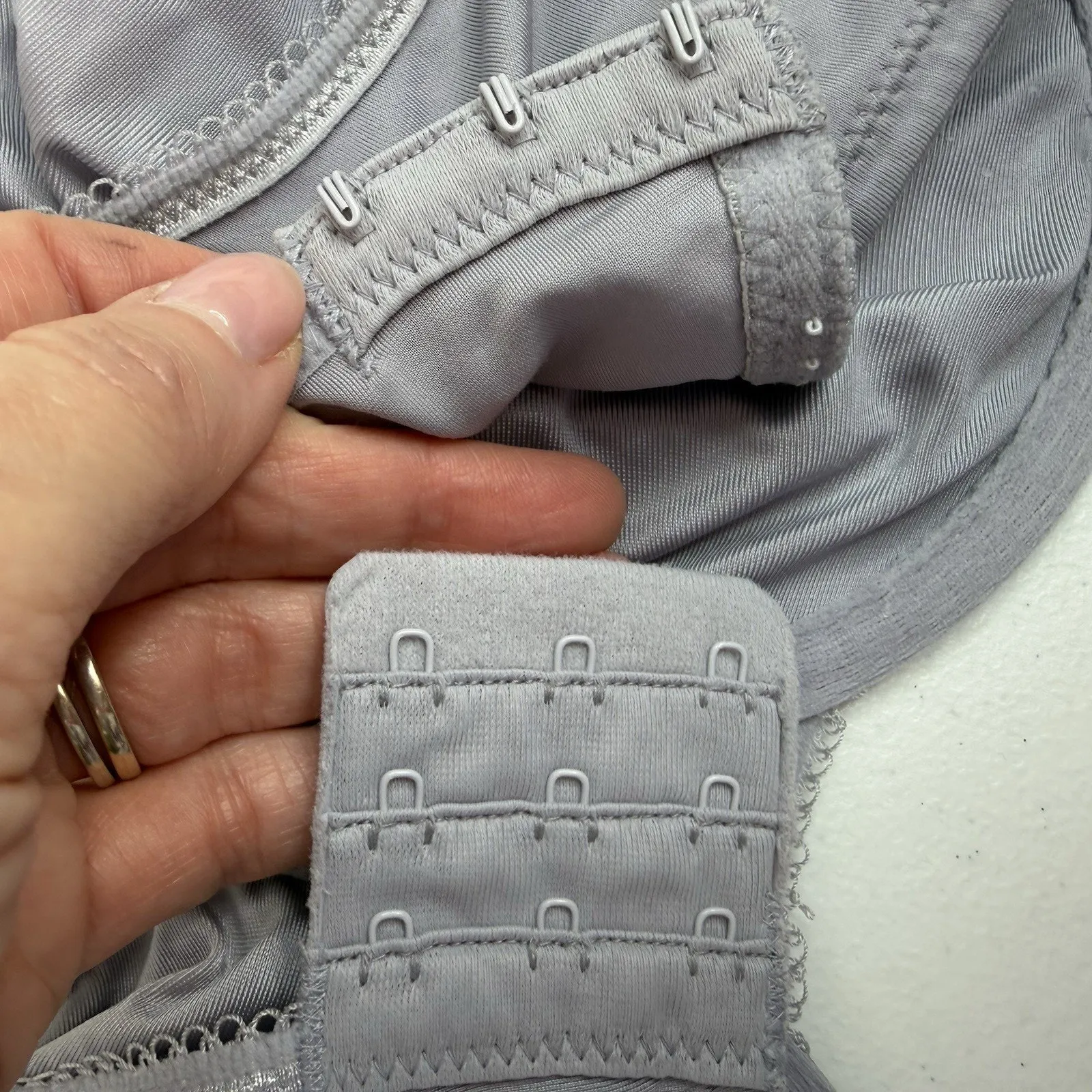 Wacoal 34DD Bra Basic Beauty Full Figure Seamless Underwire Unlined Gray 855192 - Image 8