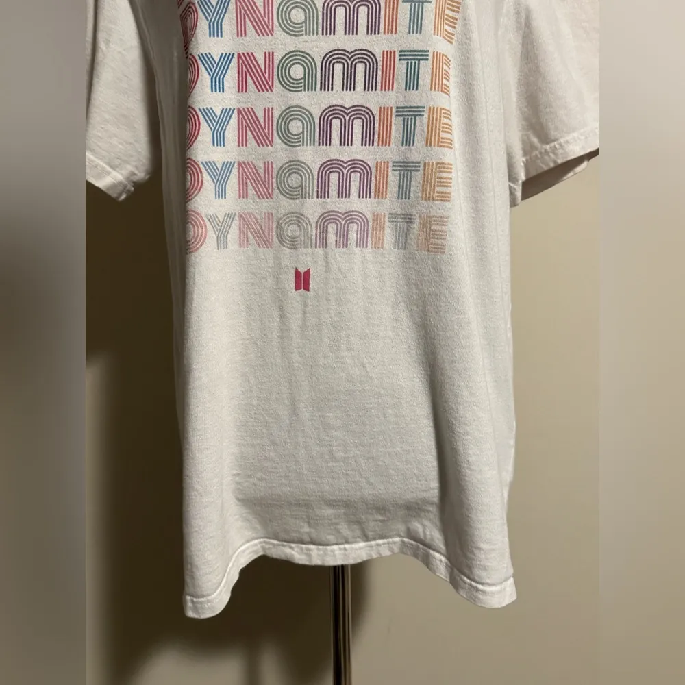 EUC BTS Big Hit Entertainment White and Pink Dynamite Graphic Tee size medium - Image 3