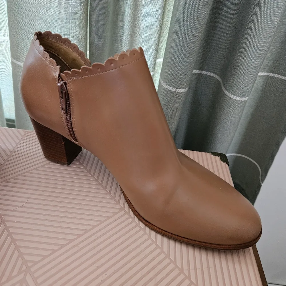Jack Rogers Booties Brown Tan Leather Ankle Boots Marianne Scallop Trim Casual - Image 8