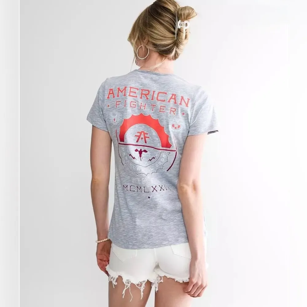 American Fighter x Affliction Freemont Women’s Light Gray T- Shirt Size Medium - Image 2
