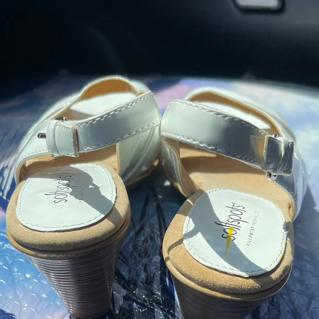 SOFTSPOTS White Slingback Sandals Size undefined - Image 5