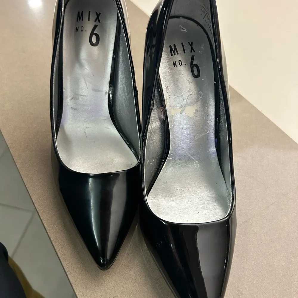 Mix No. 6 Black Women's Heels-damage where price tag was taken off inside-size 7 - Image 5