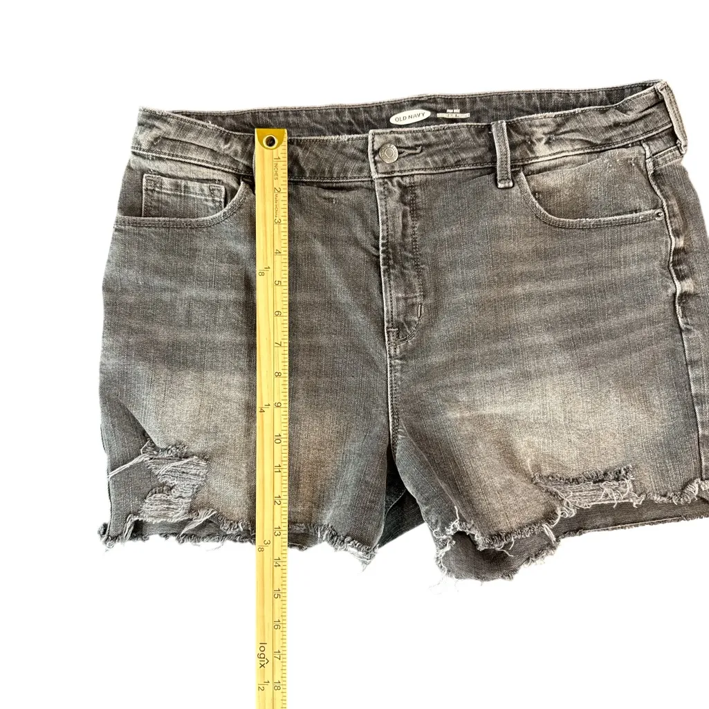 Old Navy Gray Jean Shorts Distressed Style - Image 5