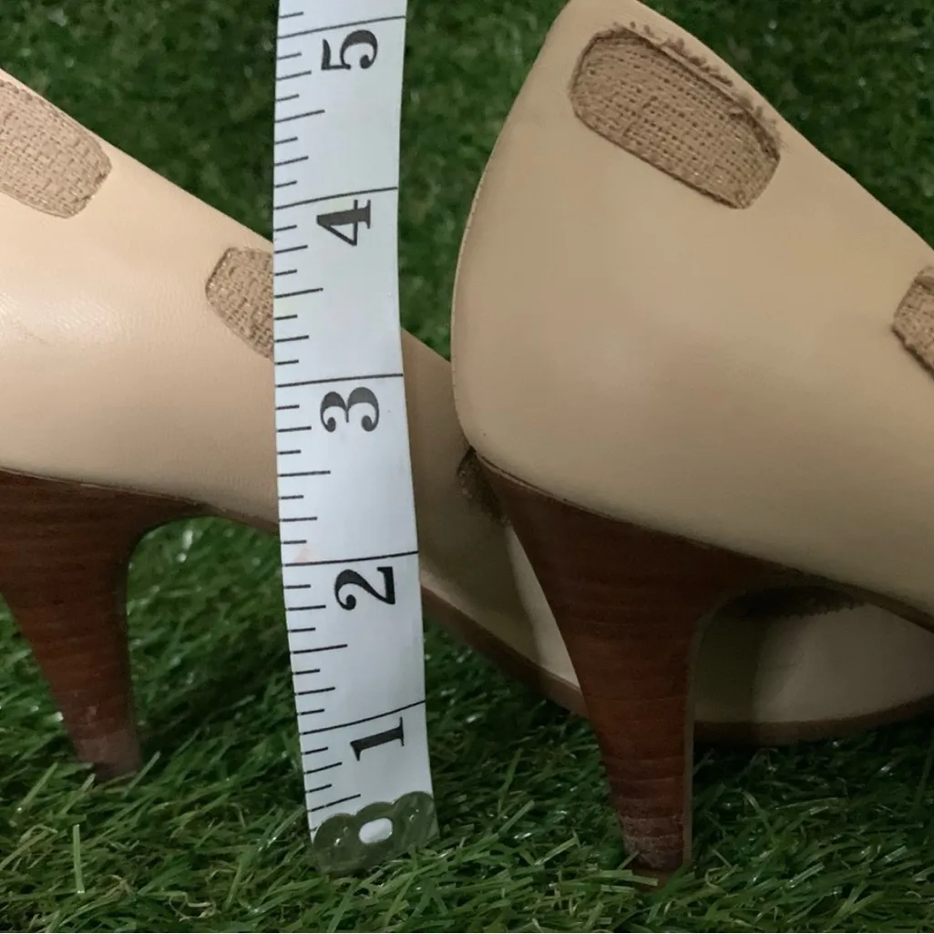 Gianni Bini Leather Closed Toe Bow Pump - Image 6