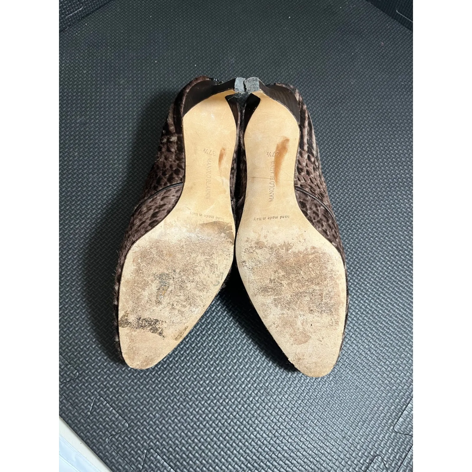 Manolo Blahnik Pony Hair Animal Print Pumps Heels Womens 37.5 US 7.5 Designer - Image 7