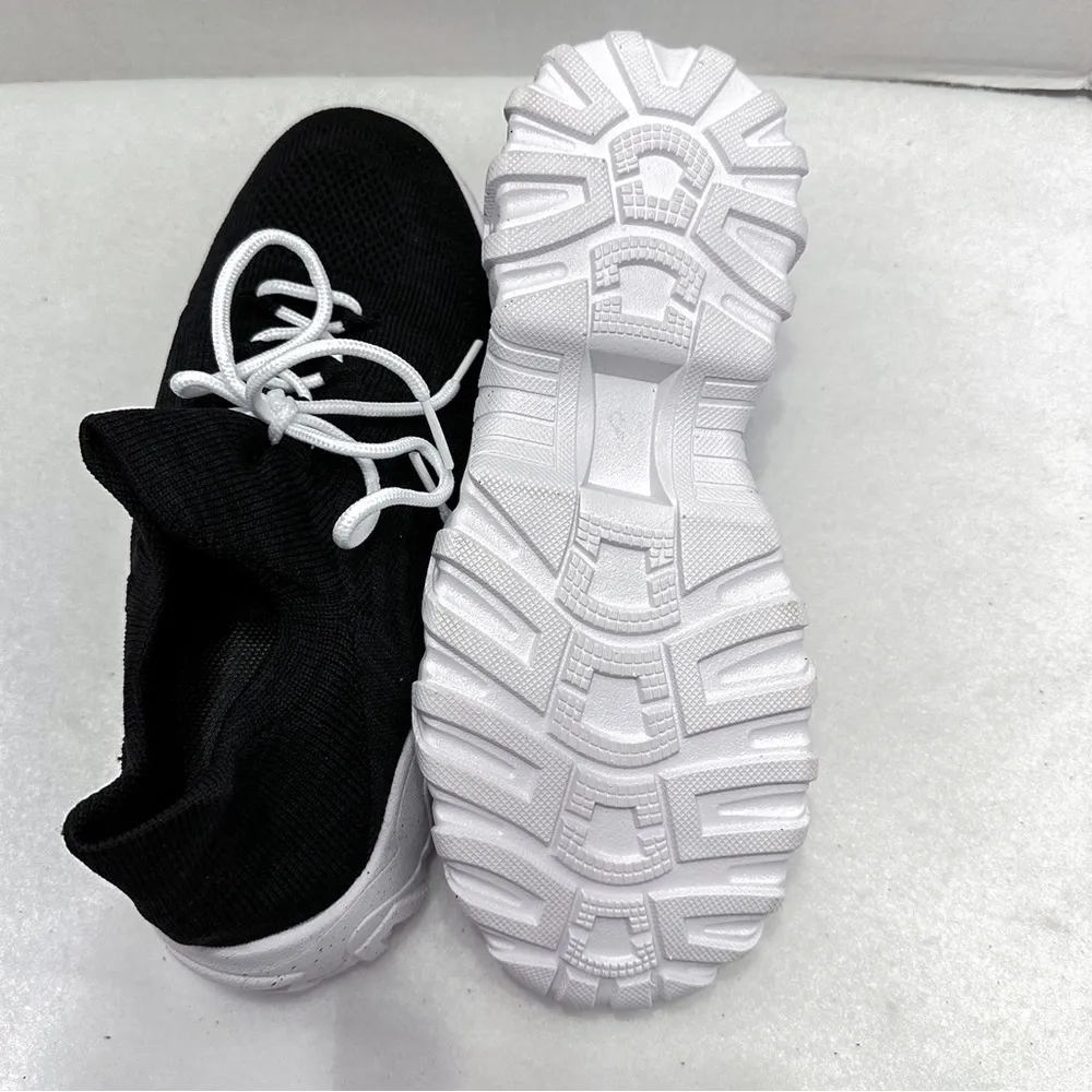 Black Mesh Breathable Casual Lightweight Sneakers w White Speckled Soles Size 9 - Image 4