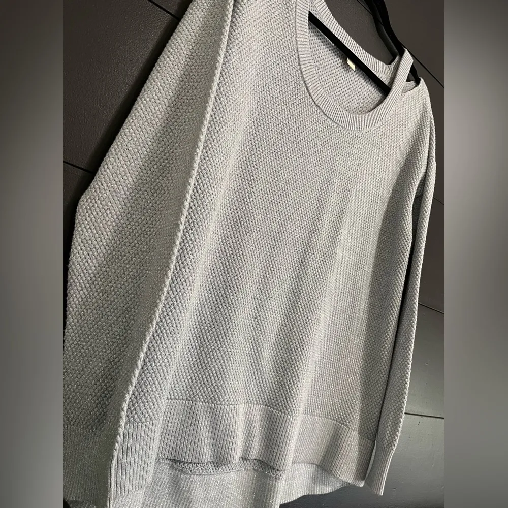 MICHAEL KORS Powder Cold Shoulder Women’s Pullover Sweater Sz L EUC - Image 2