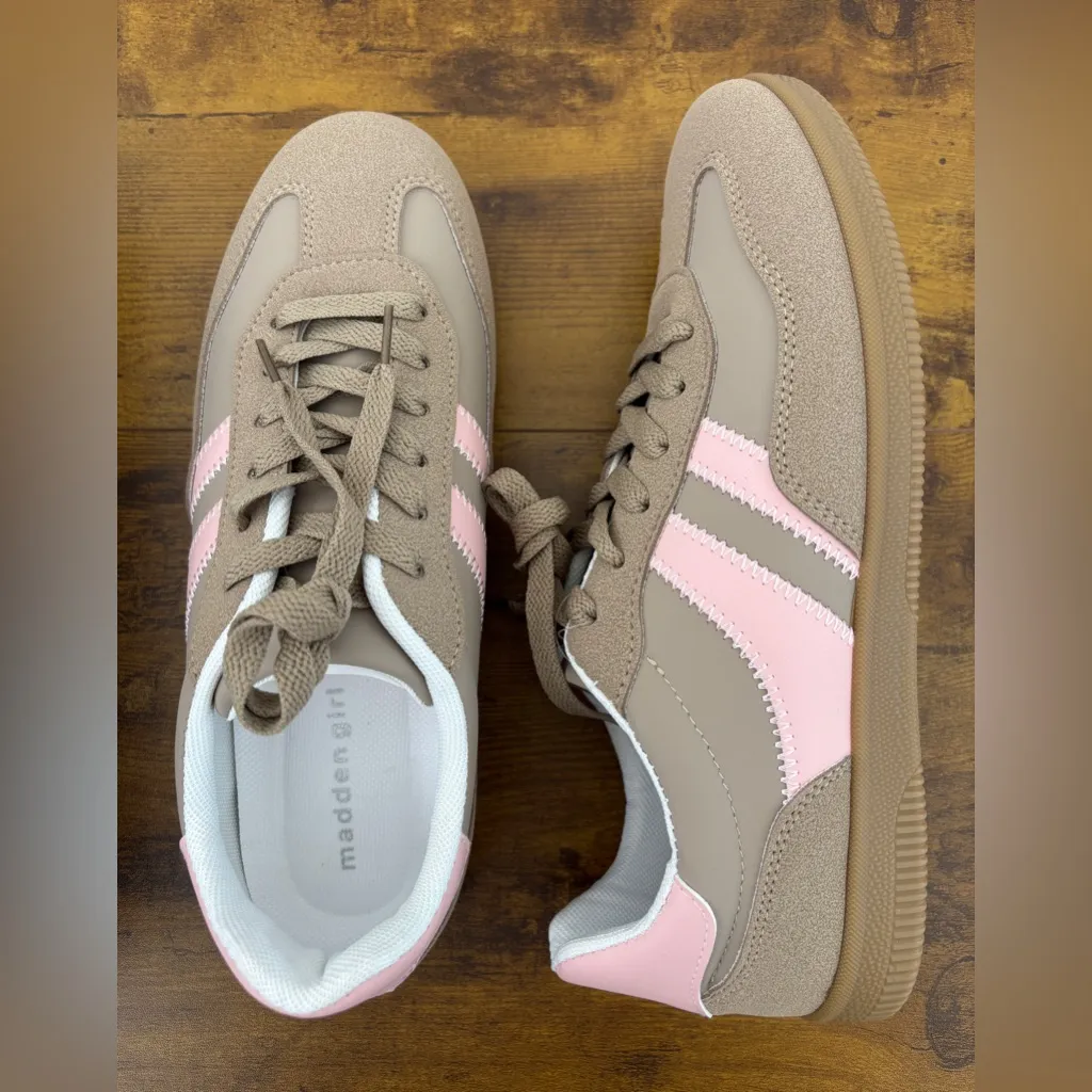 NWT Madden Girl Women's 9.5 M Taupe & Pink Sneakers Kory - Image 2