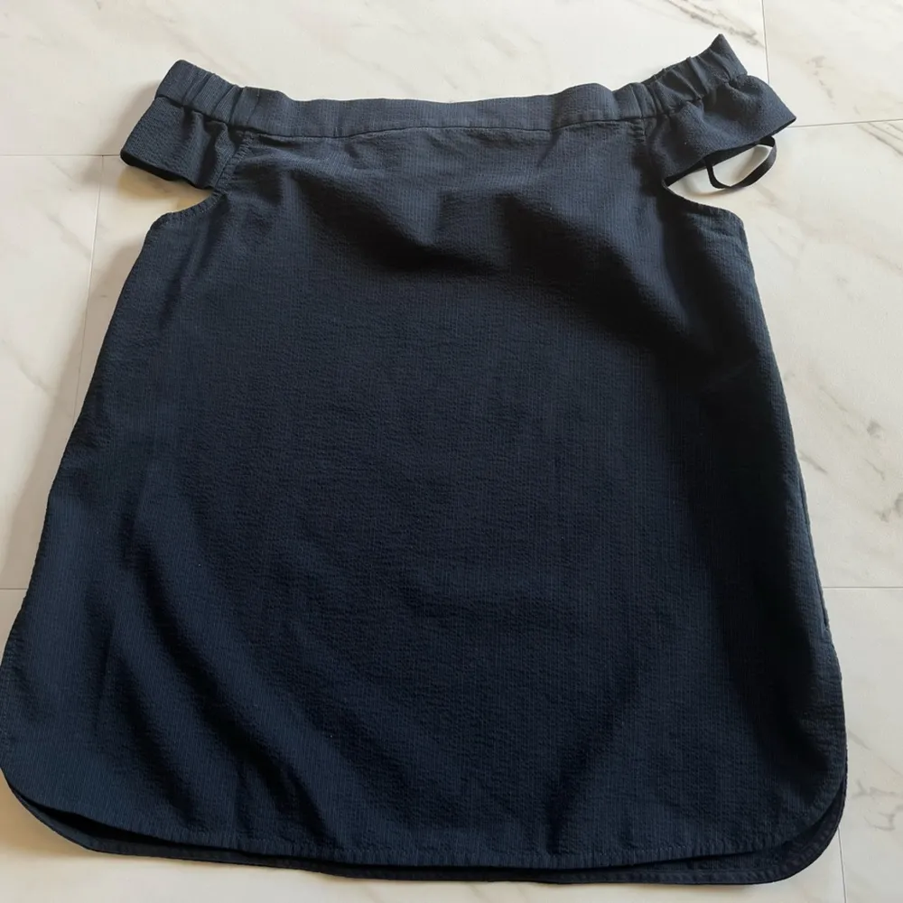 Tibi off the shoulder seersucker navy blue  top size 0 - Image 3