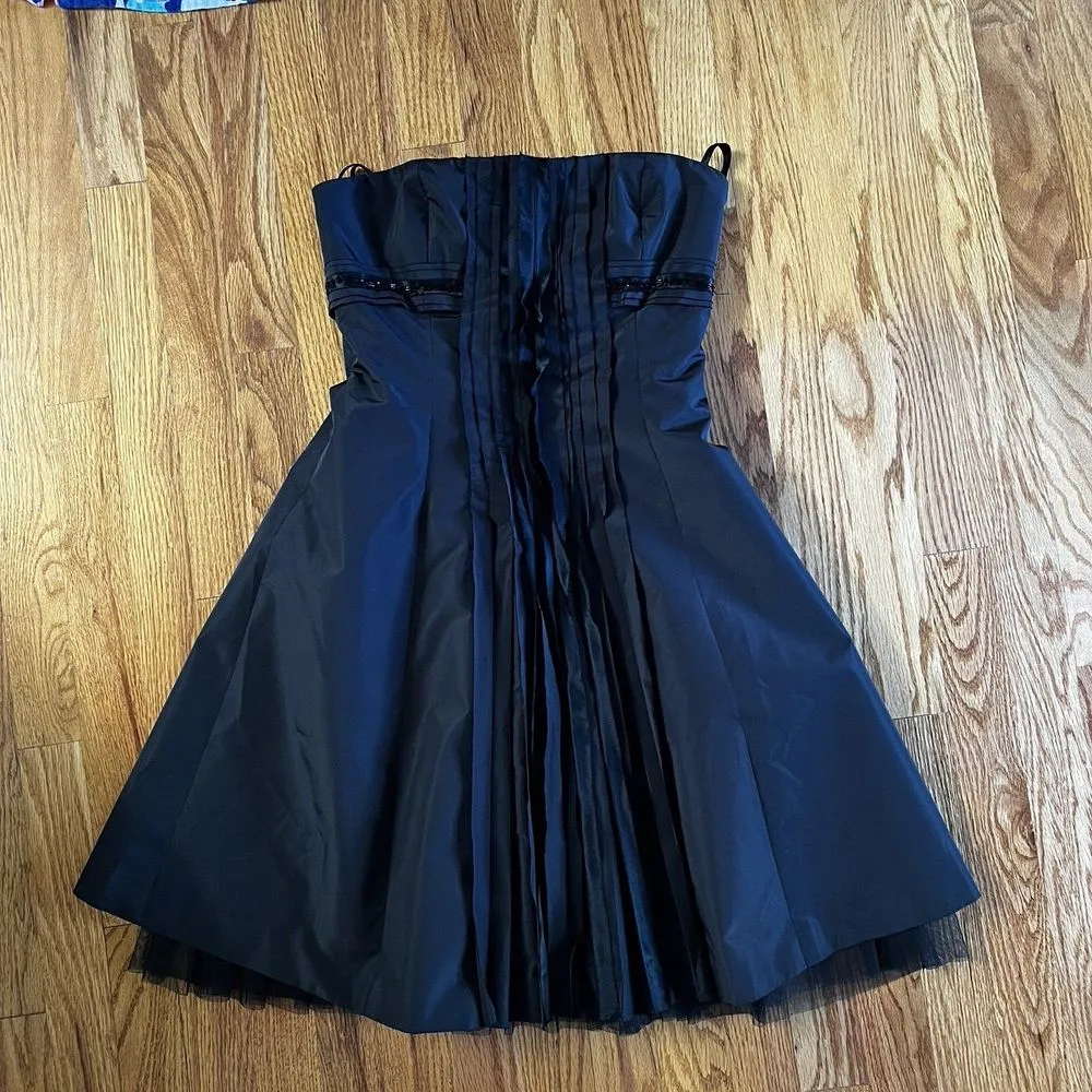 BCBGMAXAZRIA Black Taffeta Beaded Pleat Dress Size 4 Bodycon‎ Mini - Image 2