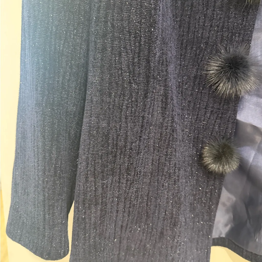 💥HP 💥 DVC Women's Navy Blazer with Fur Accents size 14 Blue - Image 2