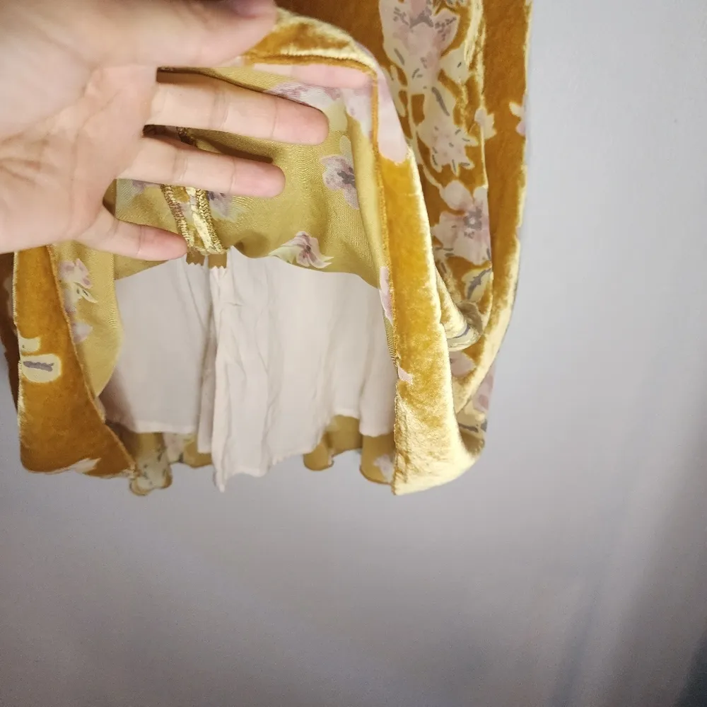 Margaux Velvet Floral Burnout Mini Skirt - Image 4