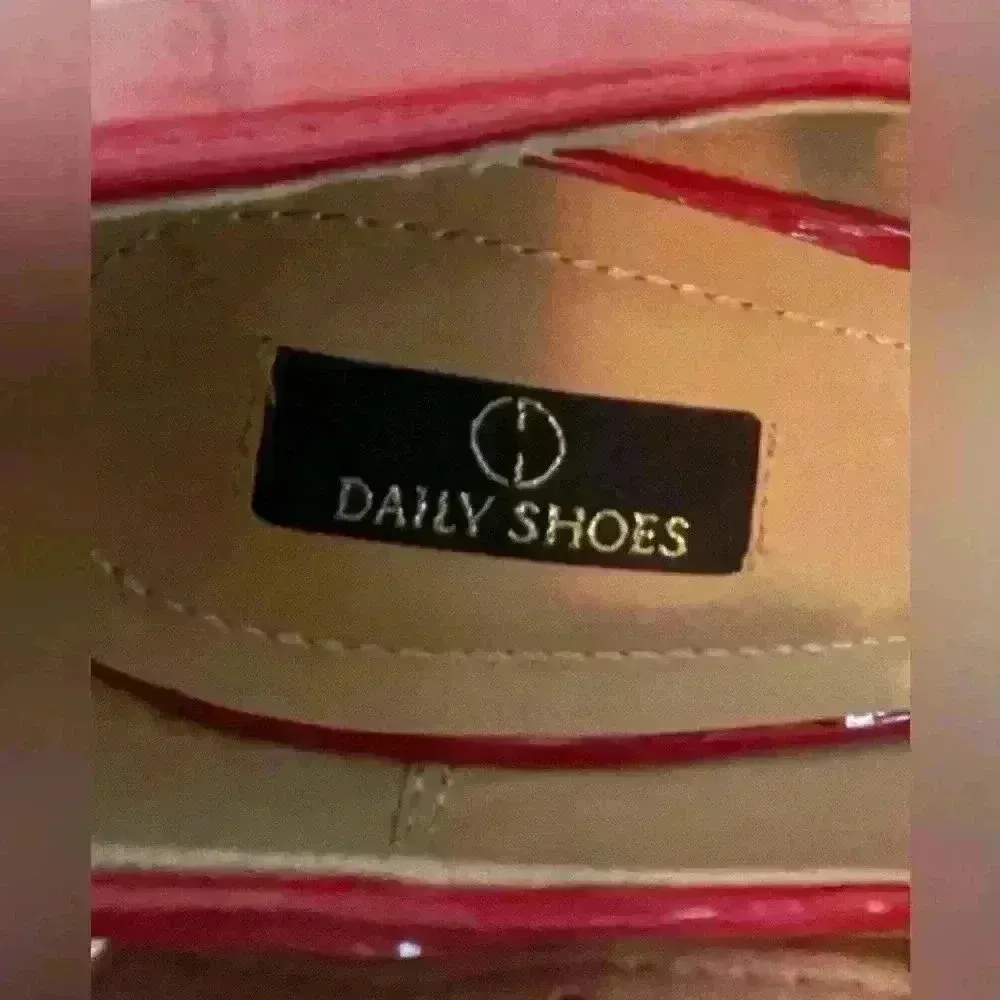 Vintage Daily Shoes Kelly Lip Stick Red, Mary Jane style 6 inch pumps; size 10 Red - Image 5