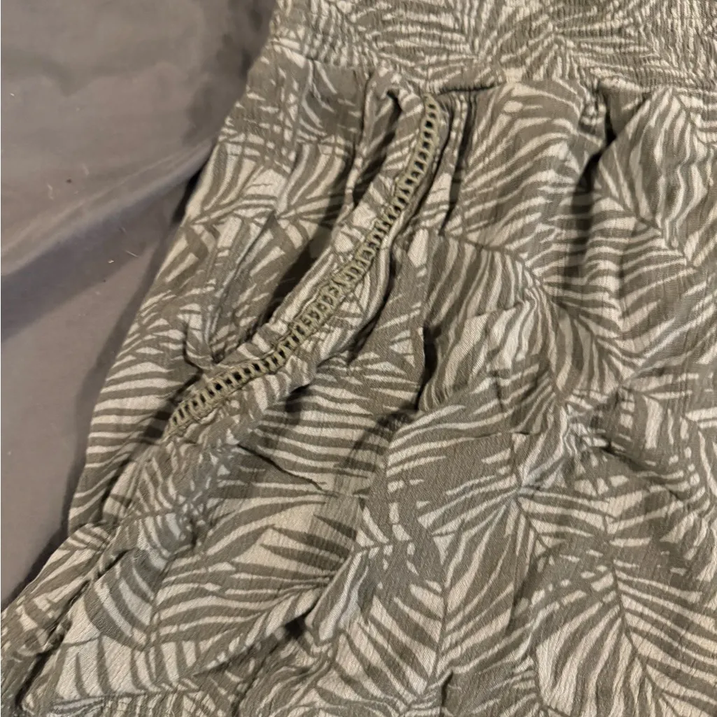 Three Dots Green Leaf Pattern High Waist Shorts size xl - Image 2