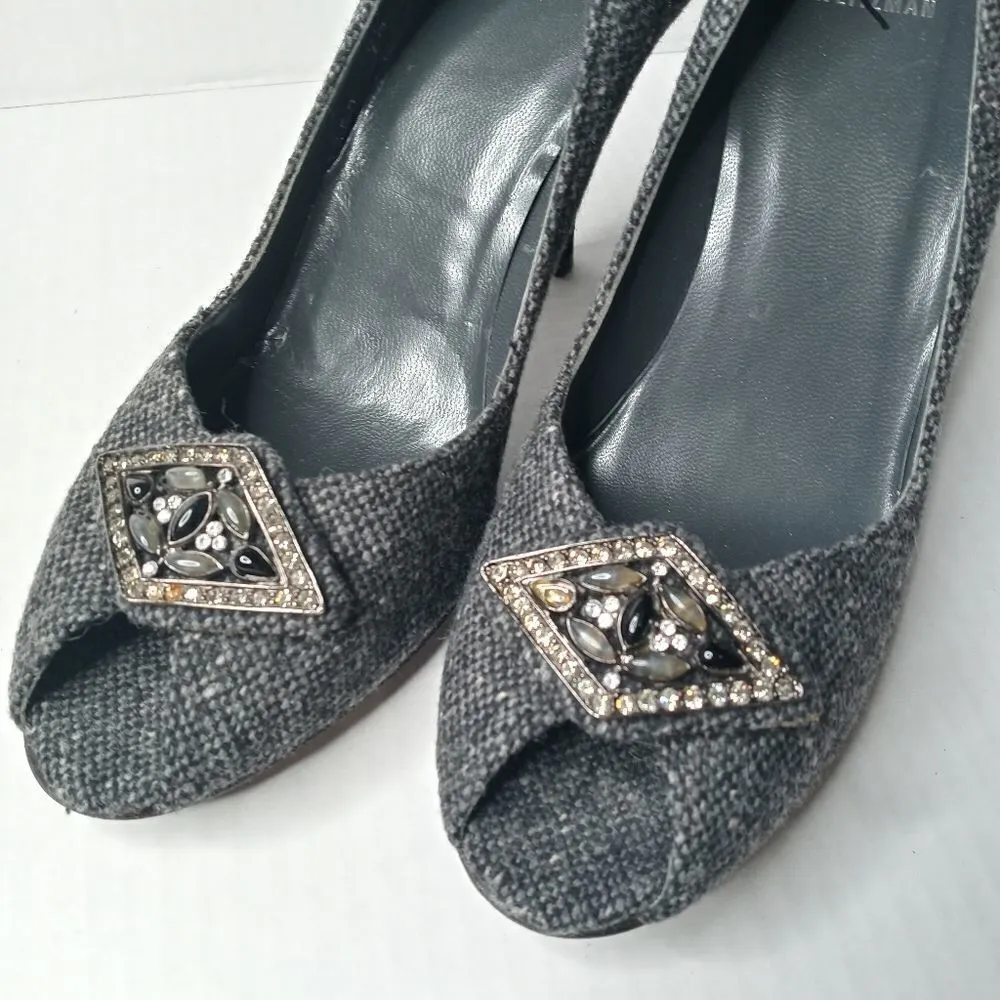 Stuart Weizman gray heels with embalishment - Image 6