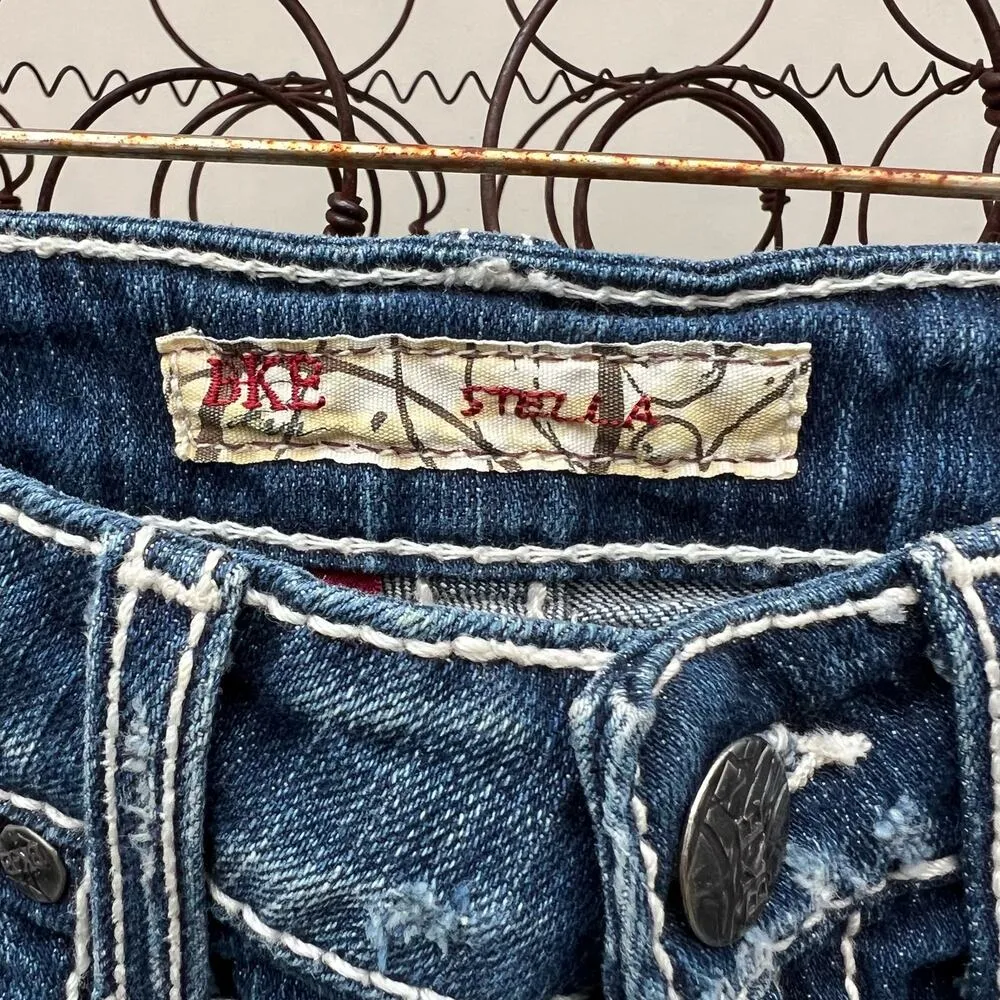 Buckle BKE Stella stretch jeans shorts distressed Size 23 - Image 3