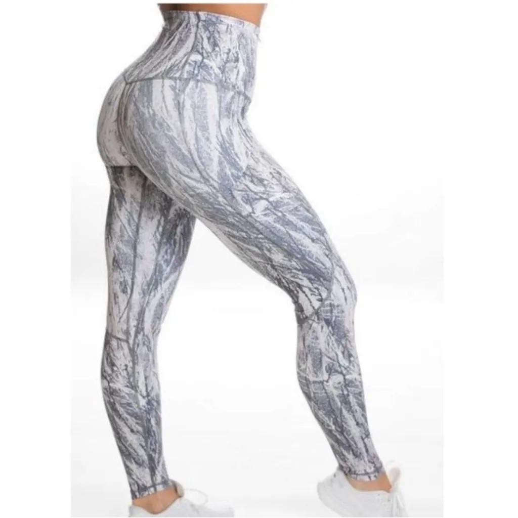 P'tula Chandre Birch Marble Leggings Medium Gray - Image 2