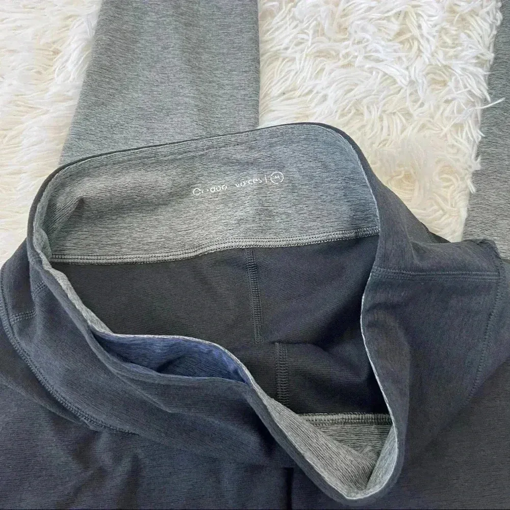 Outdoor Voices Springs 7/8 Leggings Size Medium - Color Block Blue Gray … - Image 8