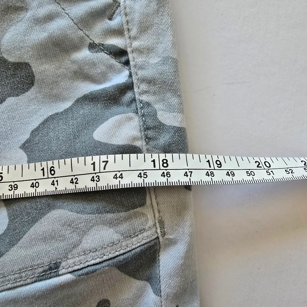 Seven7 Blue Camo Soft Vintage Utility Skinny Twill Ankle Pants Size 8 - Image 9