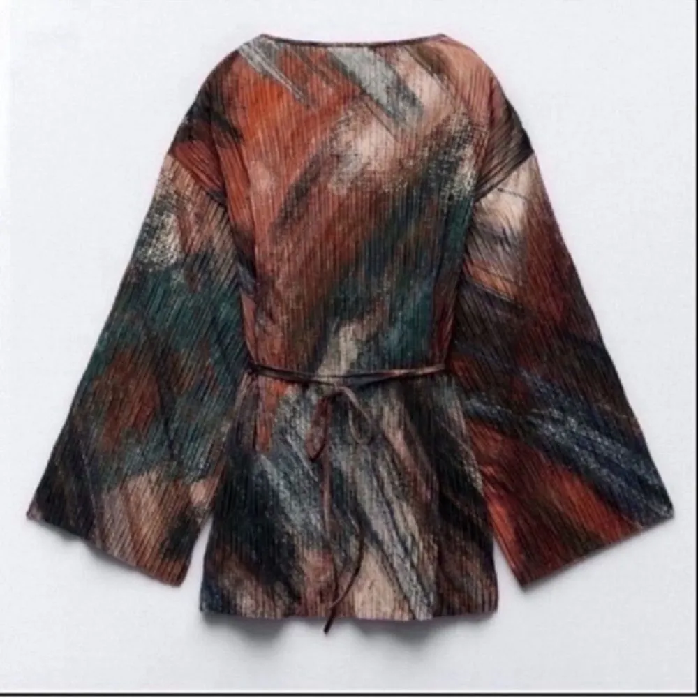 Zara Pleated Orange Kimono Top(Size Medium) - Image 3