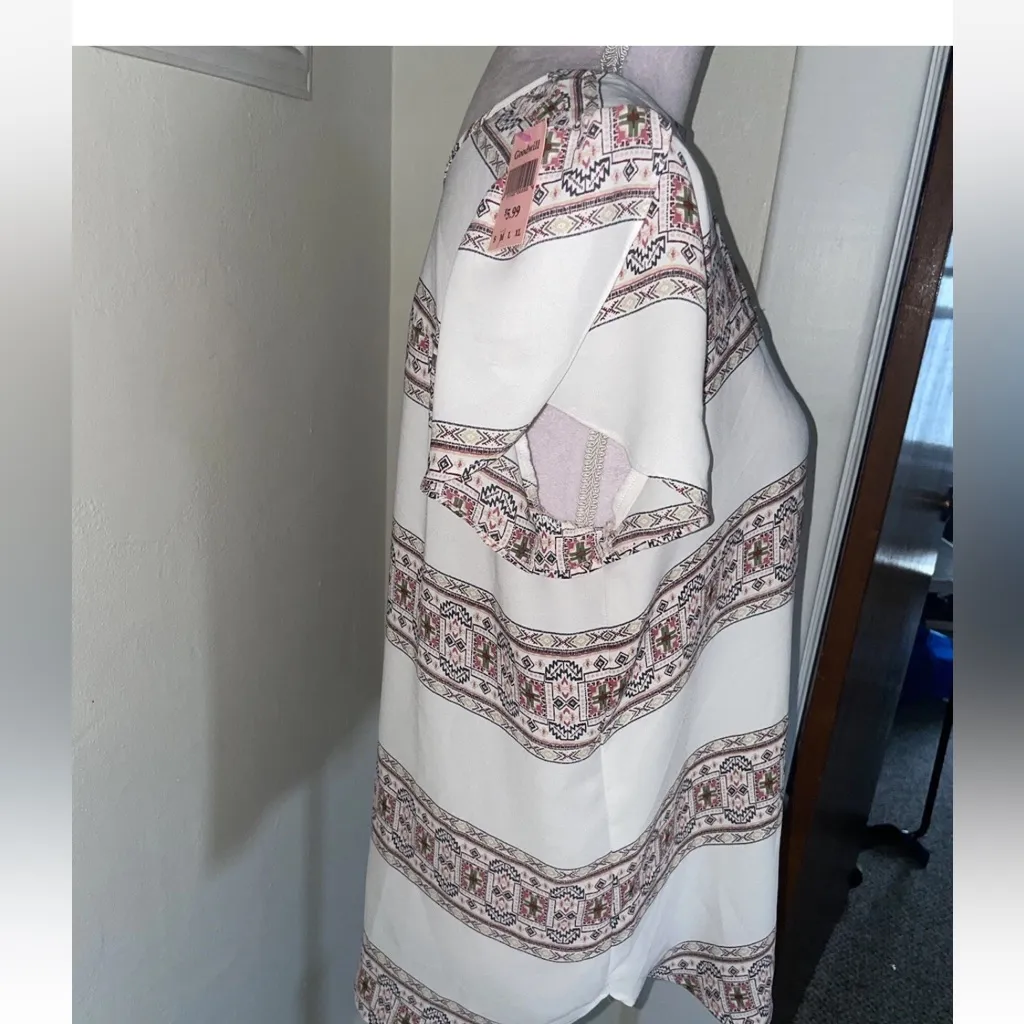 LOFT Patterned V-Neck Blouse in Pink and Cream - Image 4