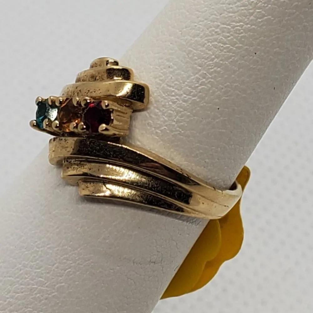 NWT Gold Tone, Blue, Orange, & Red Rhinestone Ring Blue Size 6 - Image 4