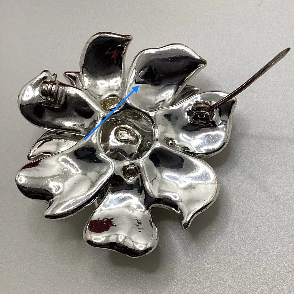 Vintage Liz Claiborne Broach/pin. - Image 12