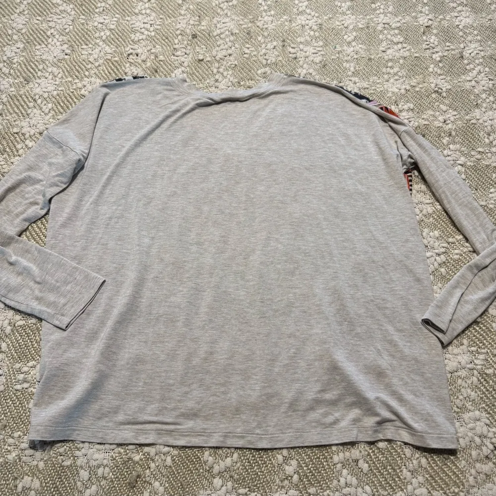 Cabi Long Sleeve Silk Blouse S Beige Black Red Scarf Print V-Neck Knit Contrast - Image 6