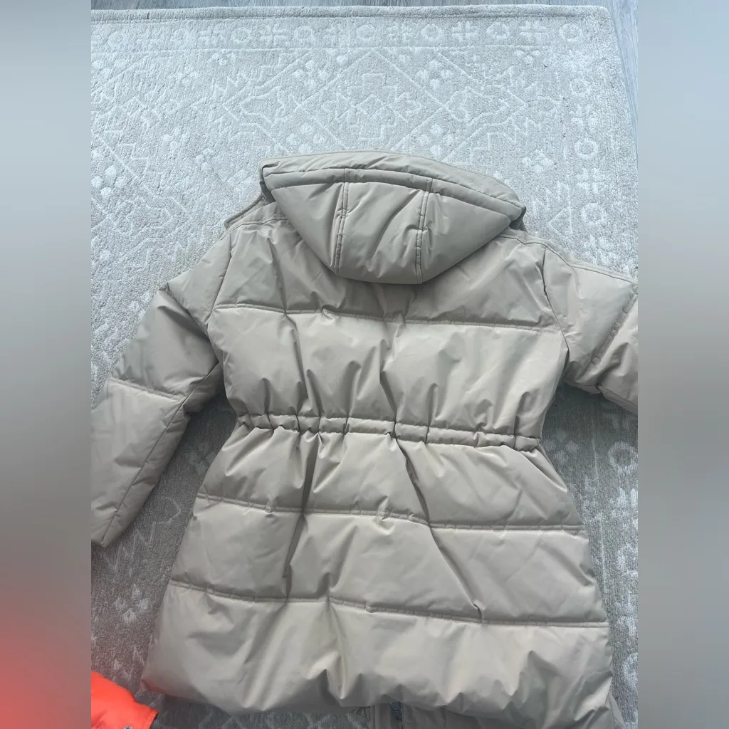 SALE! LIKE NEW  LUCKY BRAND SAND / TAN PUFFER JACKET WITH WAIST DRAWSTRING  M - Image 11