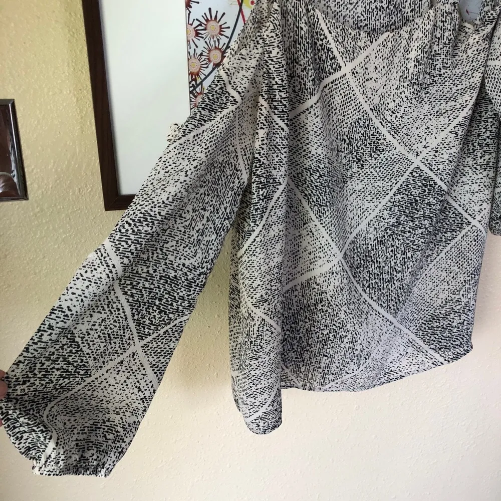 Juicy Couture Cold Shoulder Long Sleeved Blouse L White Size L - Image 5