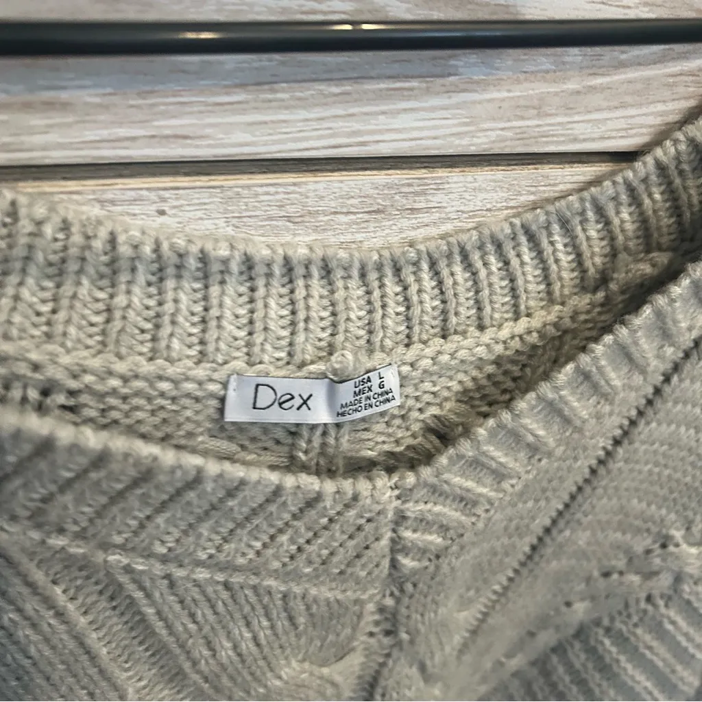 DEX Textured Distressed Gray Cable Knit Sweater Sz Large - Image 3