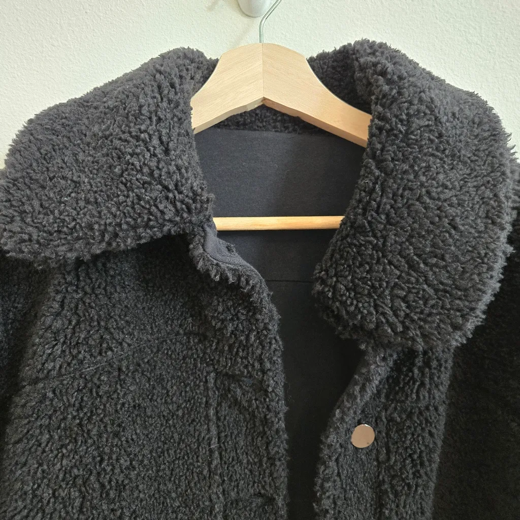 Lululemon  Textured Fleece Button Jacket Black Teddy Jacket Size 6 - Image 5