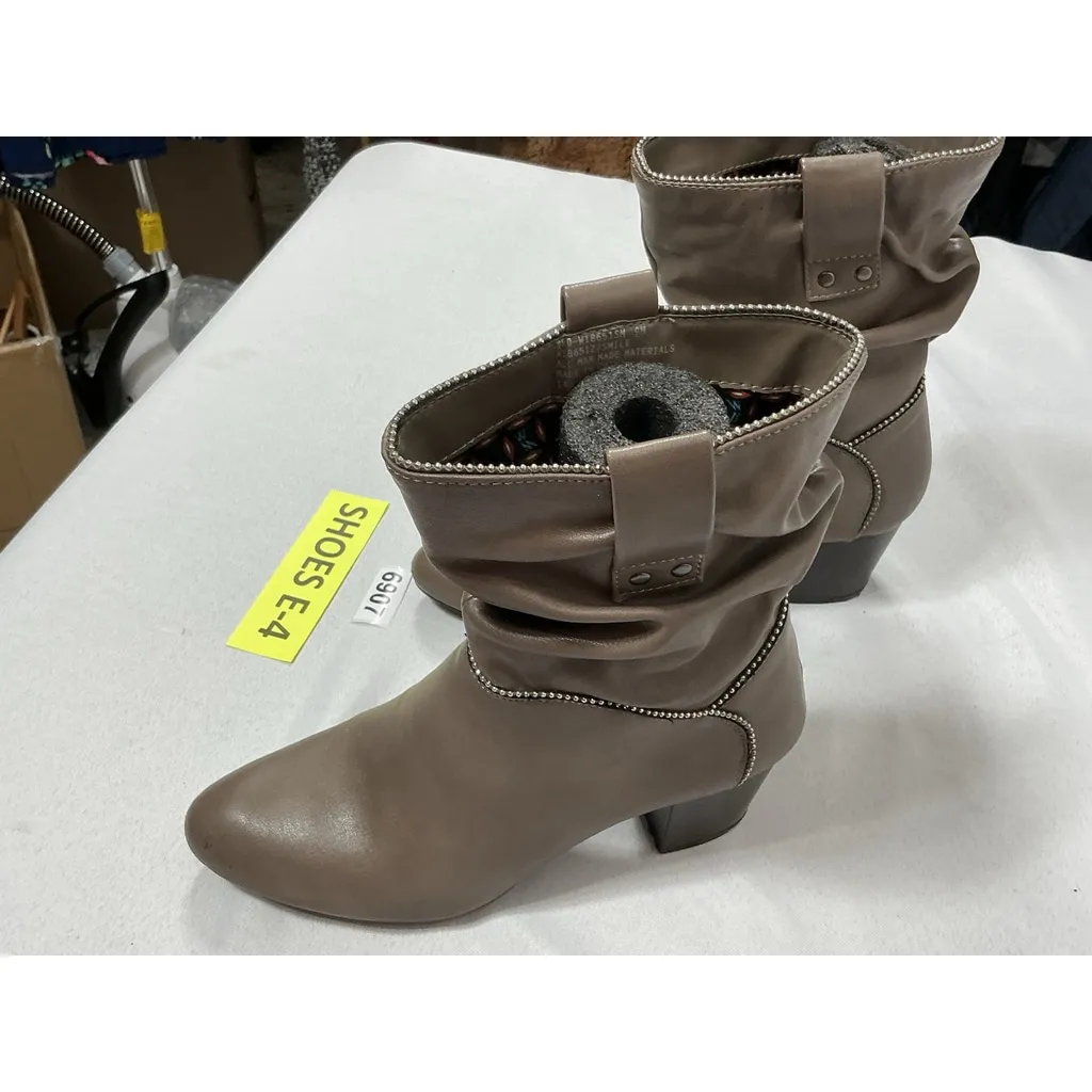 Womans Excellent White Mountain Smile Pull On Slouchy Ankle Boots 9 M Brown - Image 2