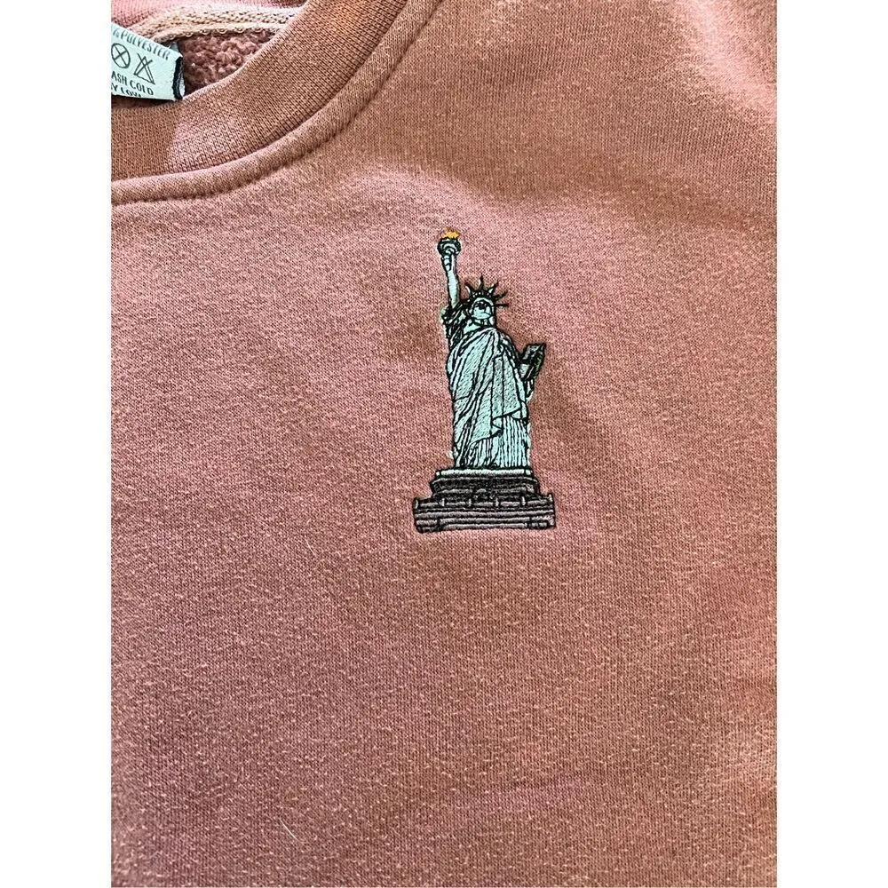 Vintage NYC embroidered Statue of Liberty crewneck sweatshirt y2K 2000s women S - Image 3