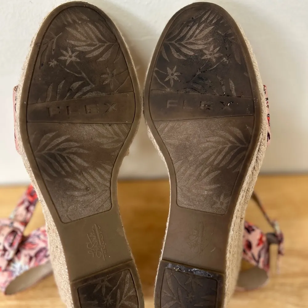 Life Stride‎ Pink and Red Floral Wedges with Ankle Strap size 10M - Image 11