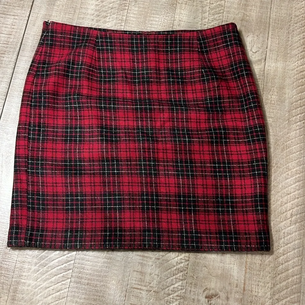 Eddie Bauer Red Plaid Wool Blend Mini Skirt Line Zips Blanket stitch hem EUC - Image 8