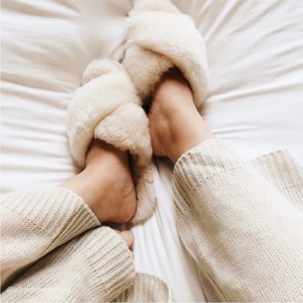 KITH Amari Criss Cross Sheepskin Slippers in Cream - Image 2