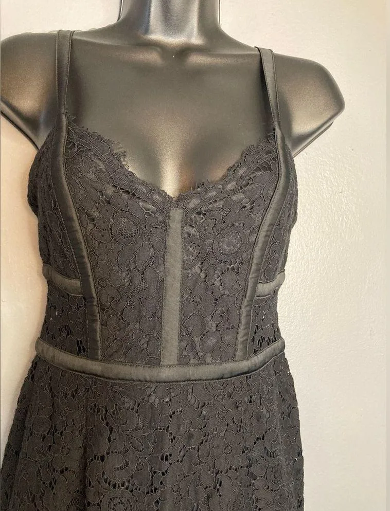 Express black lace piped sleeveless sheath dress - Image 3