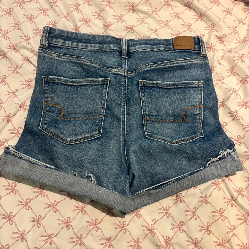 American Eagle Curvy Hi-Rise Shortie Distressed Blue Jean Shorts size 16 - Image 2