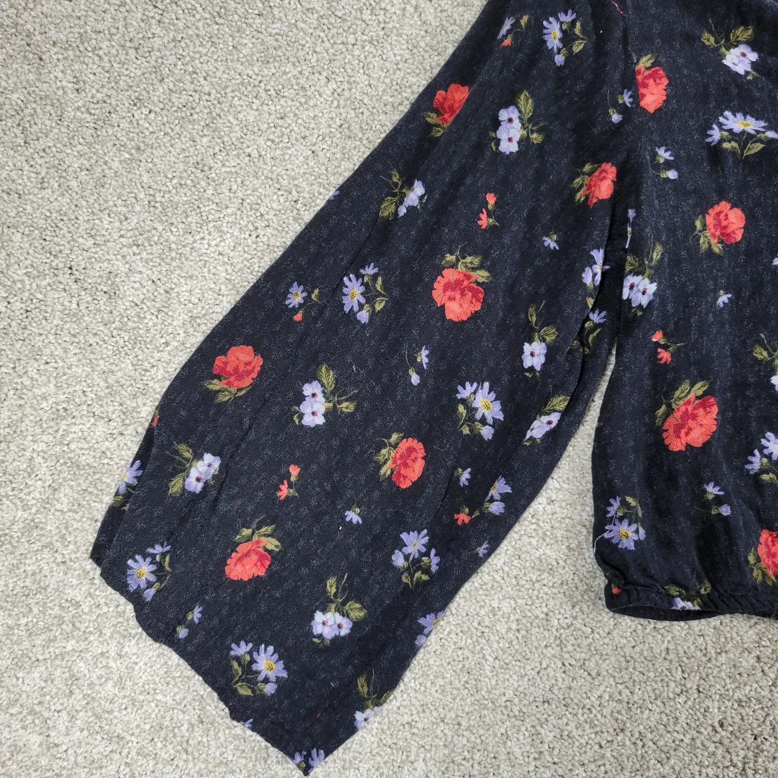 American‎ Eagle Outfitters Cropped Top Womens M Black Floral Button Ties Flowy - Image 7