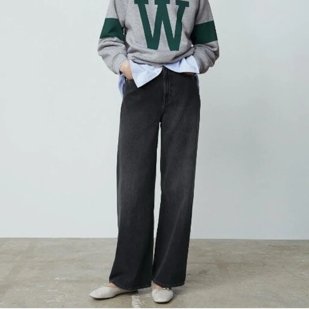 ZARA High Rise Wide Leg Cotton Denim Jeans in Washed Black Size 2 - Image 3