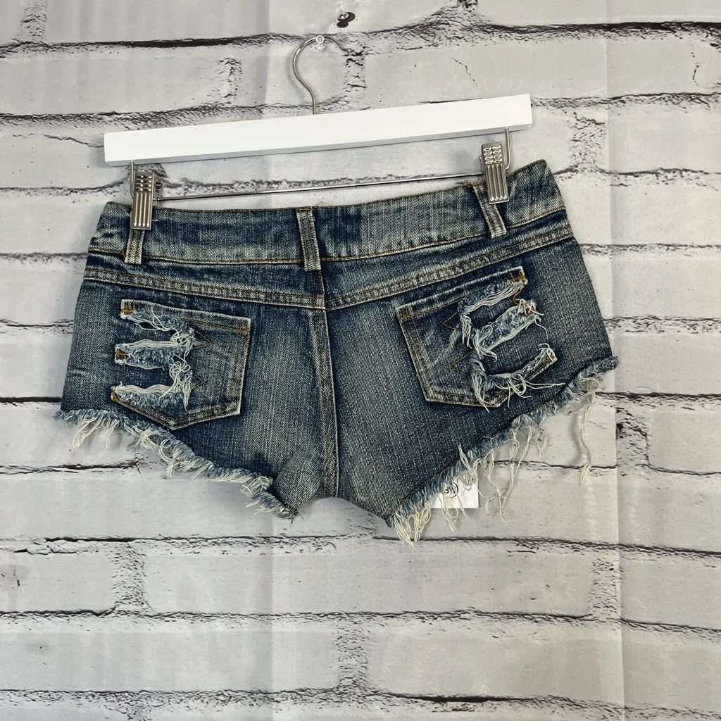 Be Wicked Light Wash Cotton Jean Shorts Raw Hem Ripped Distressed Women’s M NWT Blue Size M - Image 8