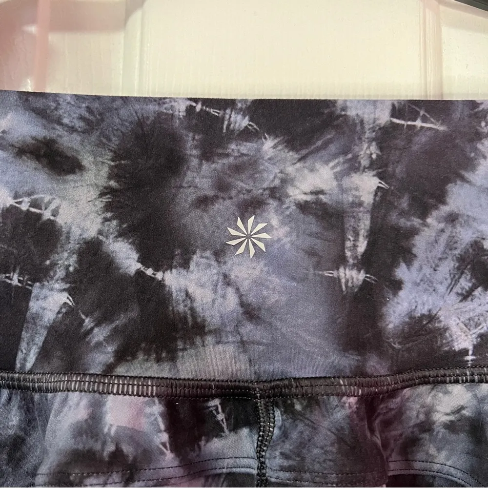 Athleta Salutation Printed Jogger Calypso Navy Size Medium Marble Spiral Soft - Image 9