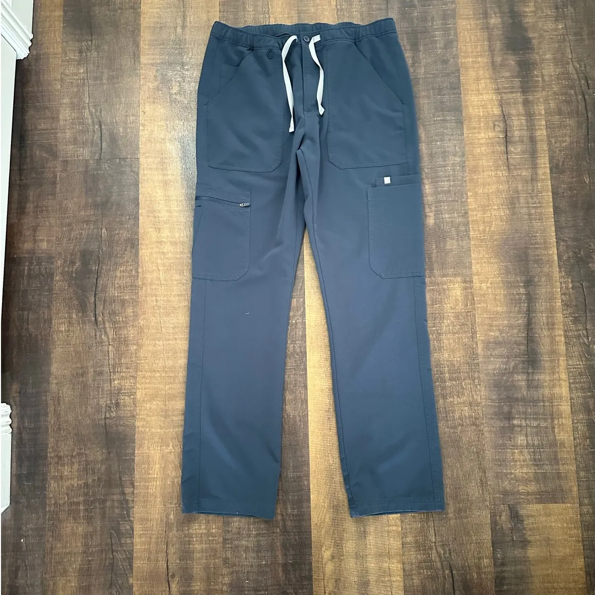 FIGS  Technical Collection Slate Blue Cargo Scrub Pants Size Medium - Image 8
