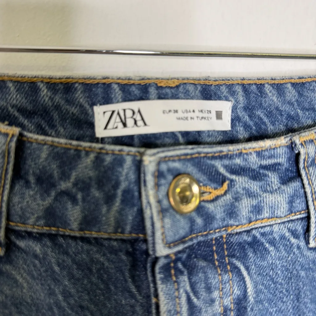 Zara Women’s High Rise Straight Leg Jeans Size 4 Button Fly Blue Wash - Image 5