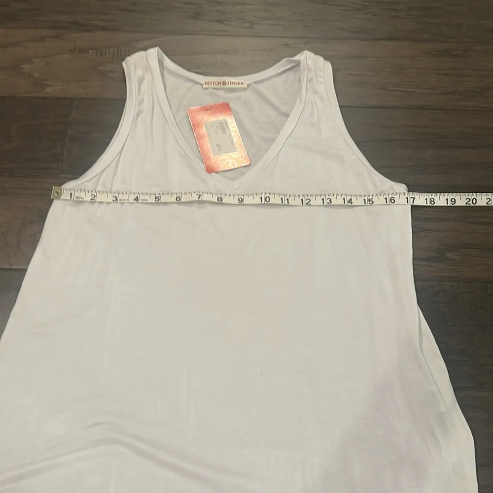 NWT Evereve Peyton Jensen Wilshire V-Neck Tank Sz M - Image 3