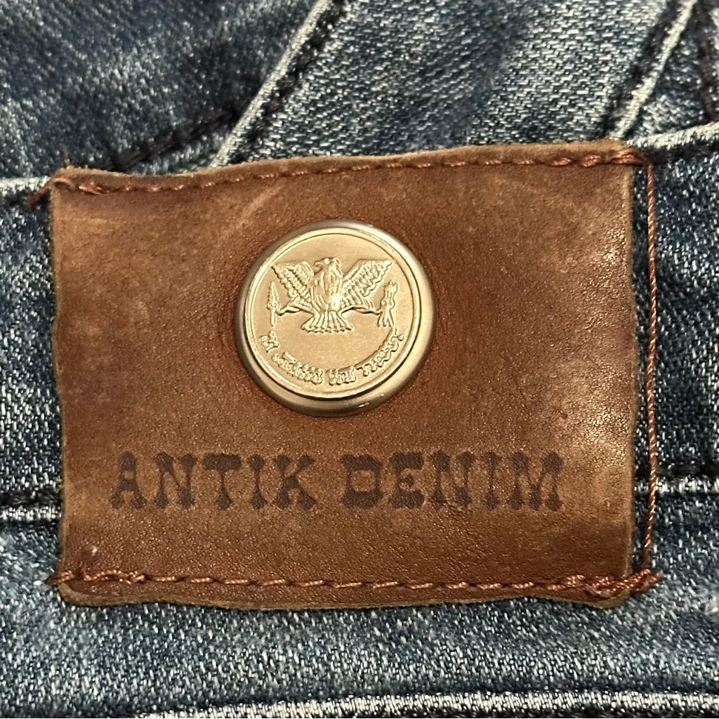 Antik Denim Women’s Size 27 Blue Wash Embroidered Back Pocket Straight Jeans - Image 5