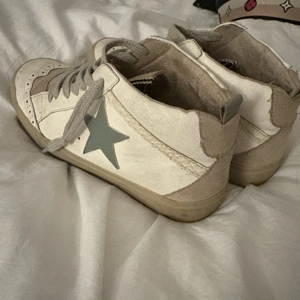 ShuShop White and Tan Sneakers - Image 3