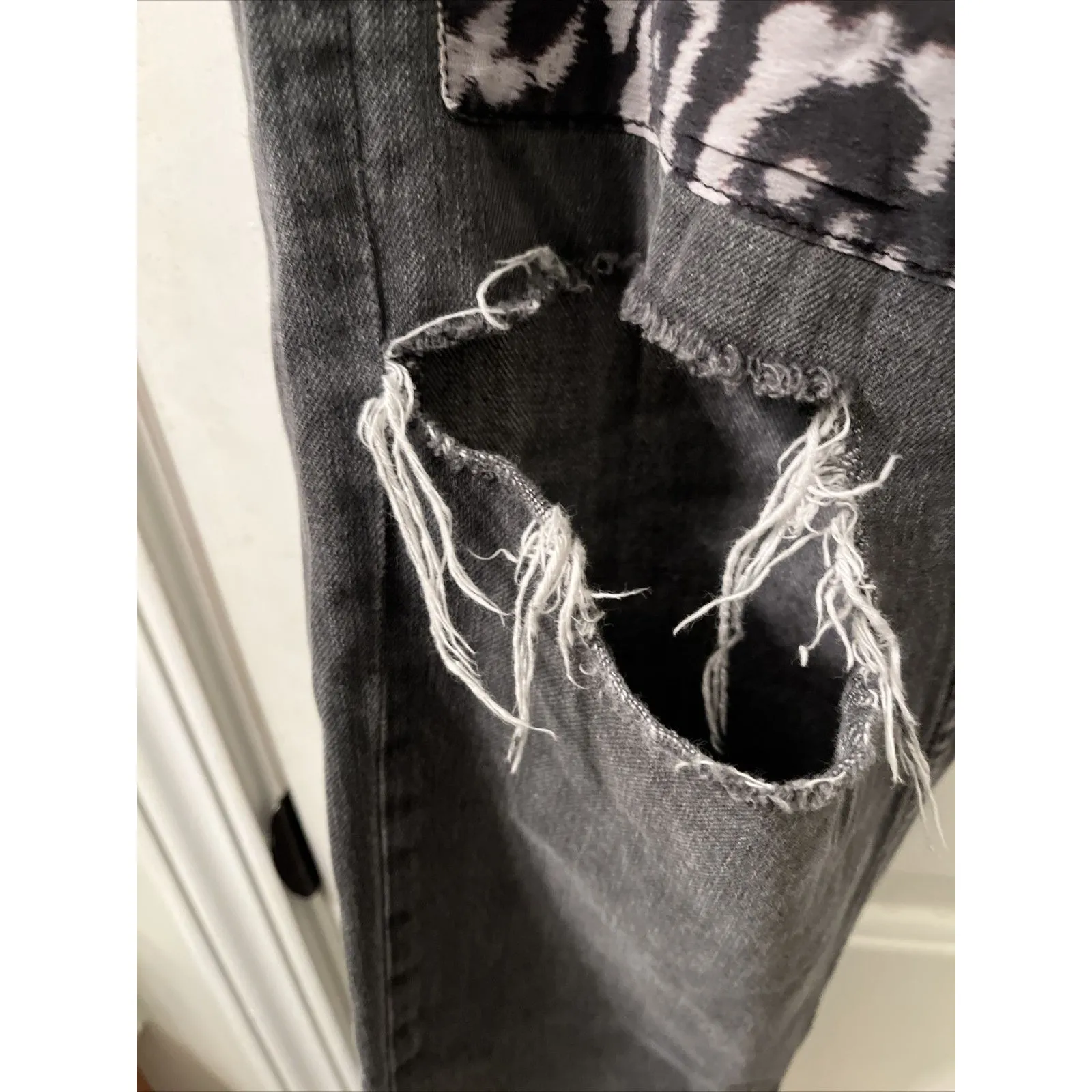 All Saints Boys Fit Women's Leopard Patch Jeans Size 27 Straight Fit - Image 8