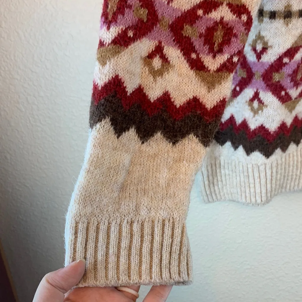 Old Navy Women's crewneck sweater sz S Norwegian comfy cozy warm fall winter - Image 3